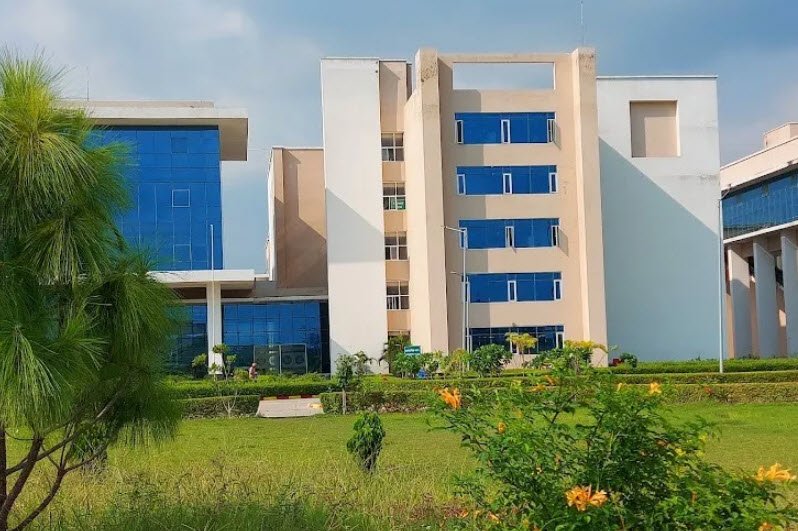 Indian Institute of Information Technology, Lucknow (IIIT-Lucknow), Lucknow, Uttar Pradesh - Vushii.com